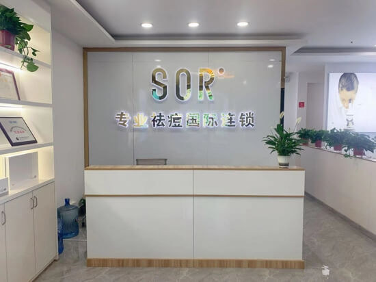 鼻子周围毛孔粗大 有黑头的原因是什么？