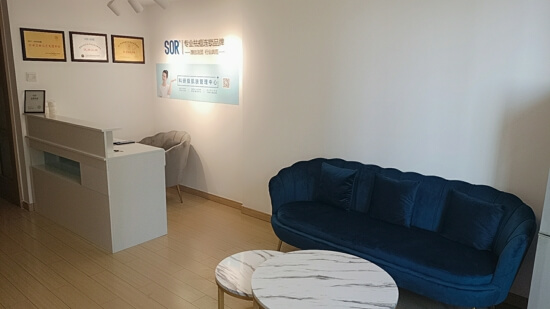 脖子上长痘痘的原因 怎么去除脖子上的痘痘