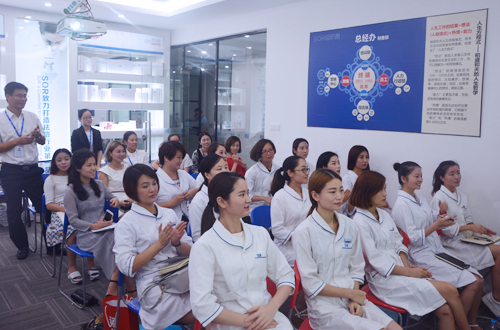 店长：自身做起，拥护品牌高度