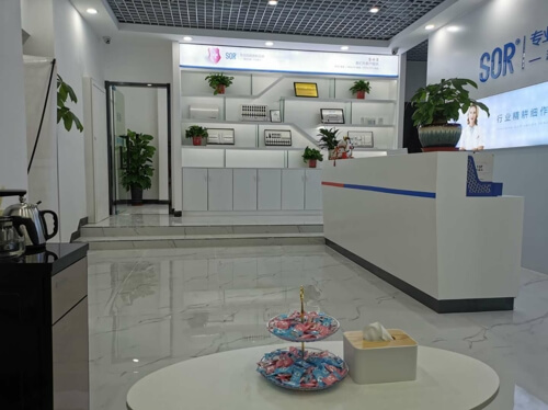 鼻子上挤出“白色条状物”是啥？